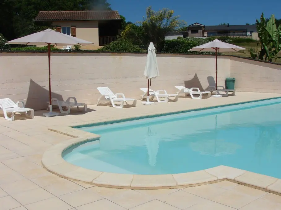Gîte les grands chemins piscine