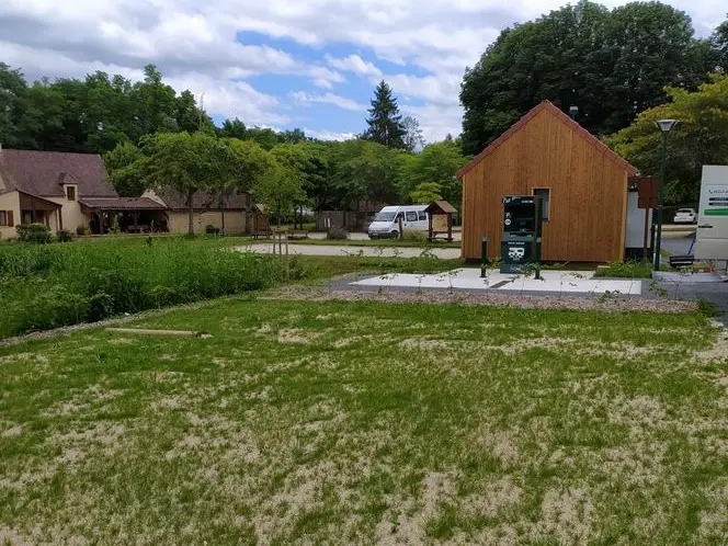 Aire de stationnement du Lavoir, St Geniès