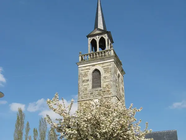 St aubin du pavail - église