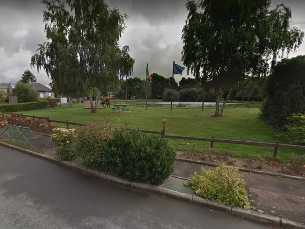 aire de pique-nique étang de parcé