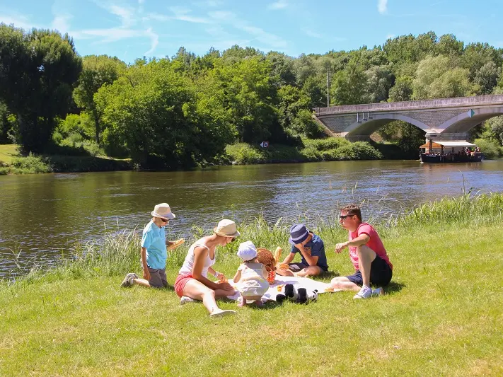 Tournage_Cavales_famille_pique-nique (3)-2
