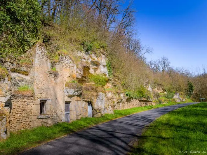 Les troglos de la vallée de Courtineau