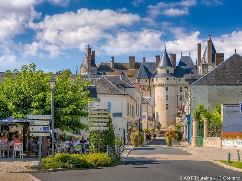 La ville de Langeais, départ de la boucle vélo D'art et d'argile.