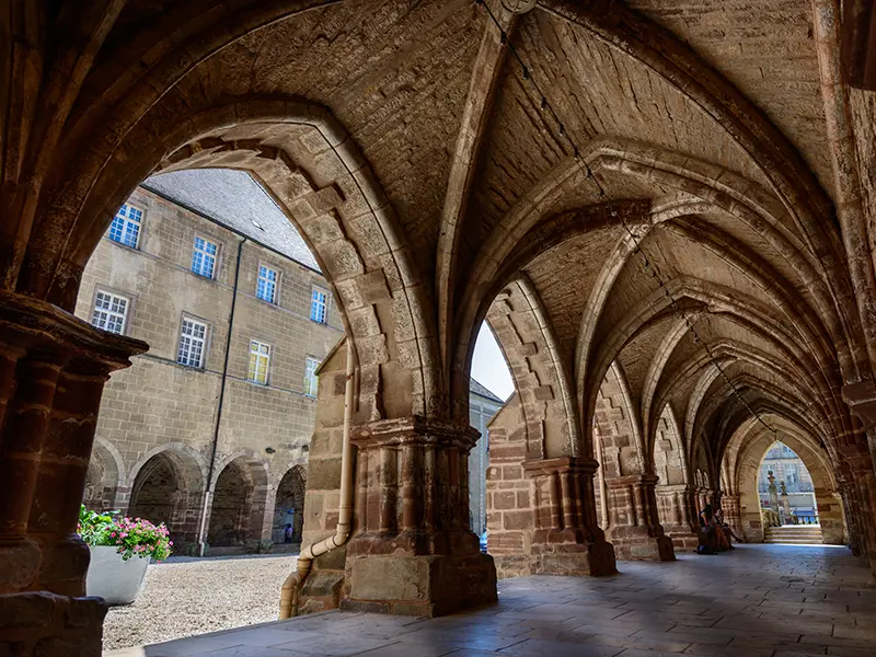 CLOITRE DE L'ABBAYE_1