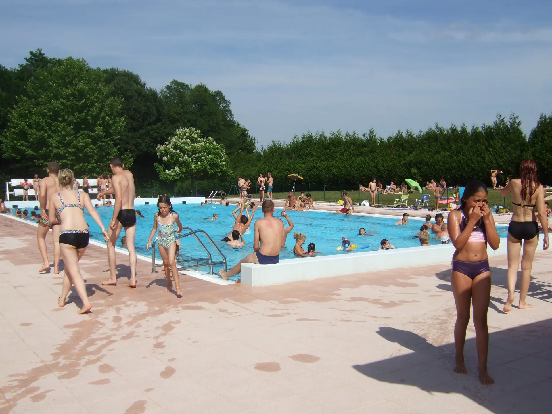 PISCINE LA FONTAINE AUX FEES_1