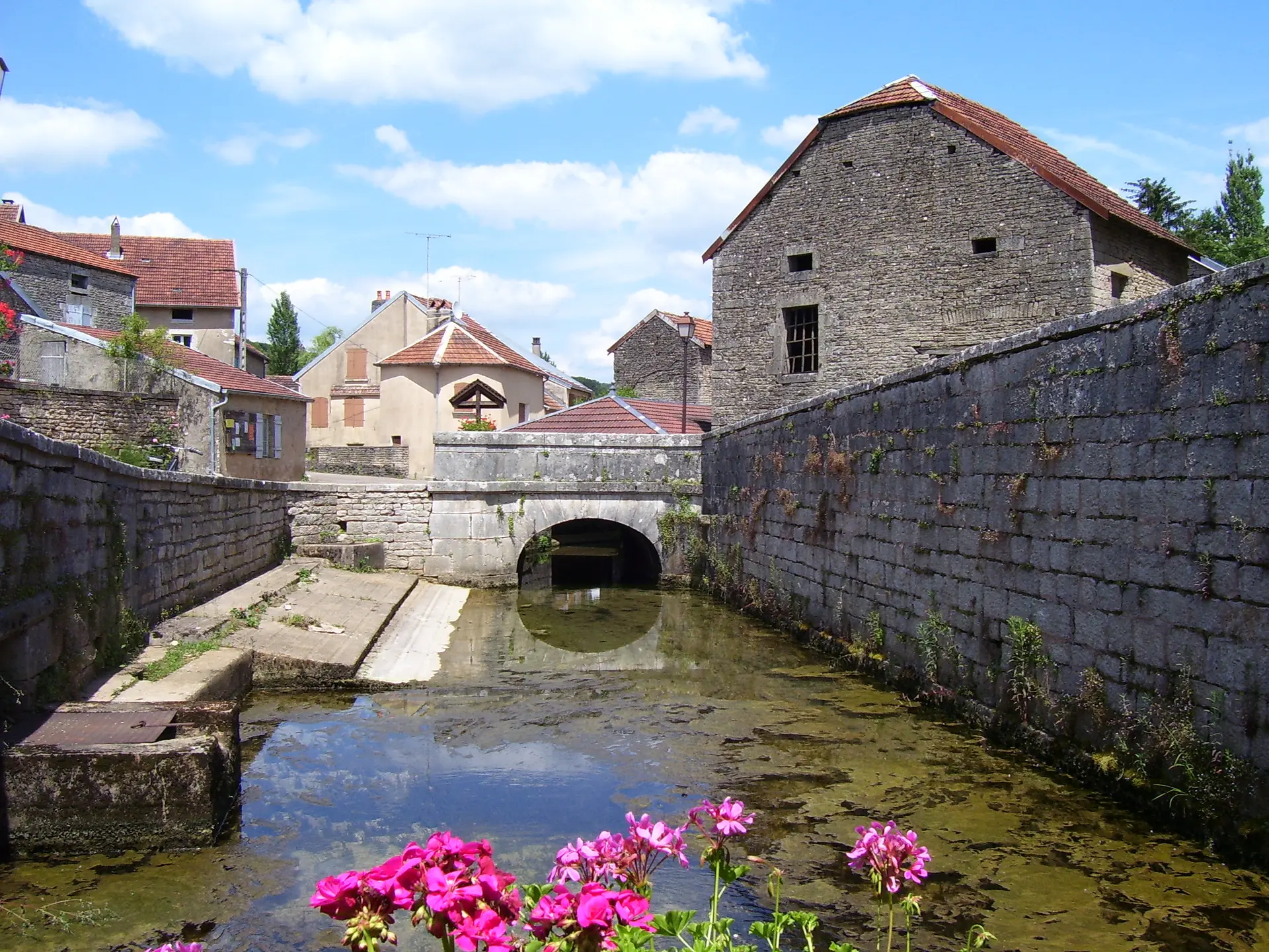 Fontaine St jean à Leffond 01