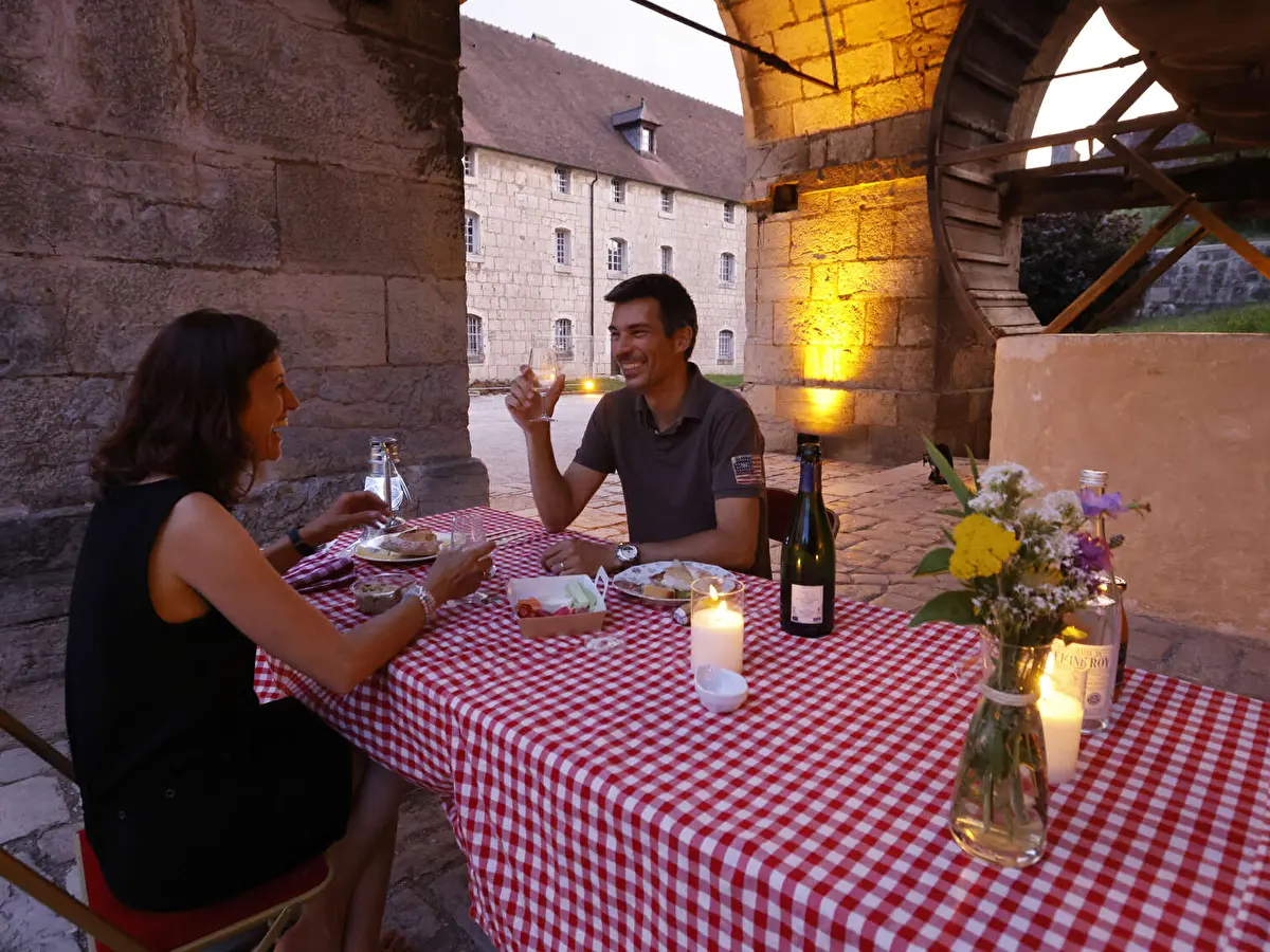 soiree-diner-a-la-citadelle-de-besancon_grand-besancon-metropole-1600x900