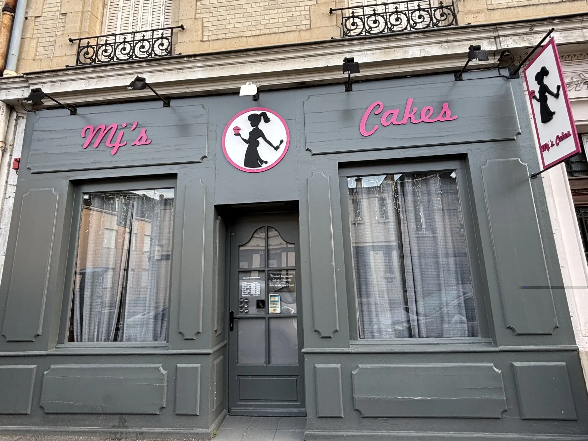 MJ'S CAKES
