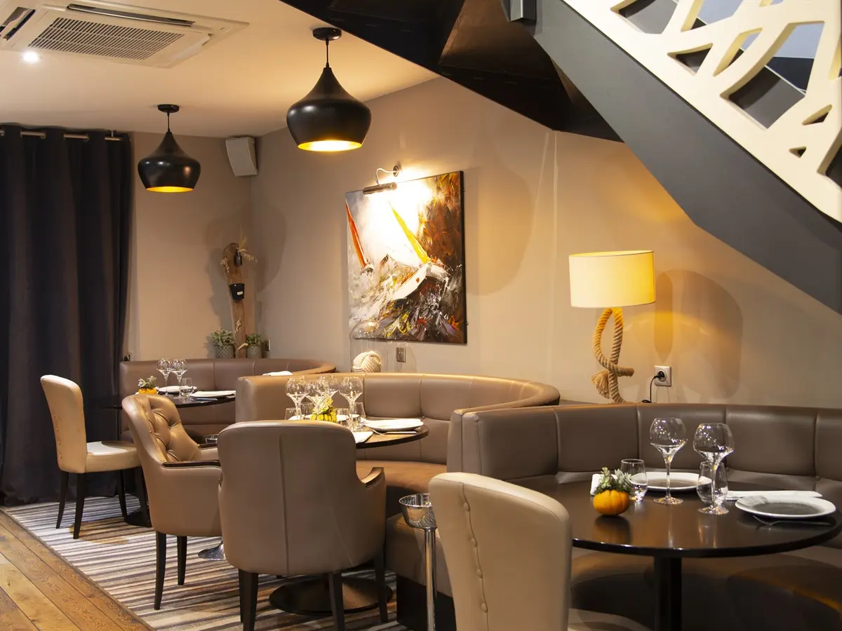 Salle de restaurant Le Grand Bleu
