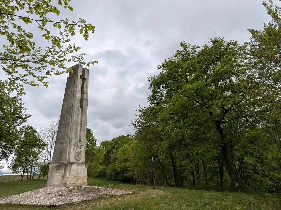 Monument 27e BCA 2025 < Braye-en-Laonnois < Aisne < Picardie