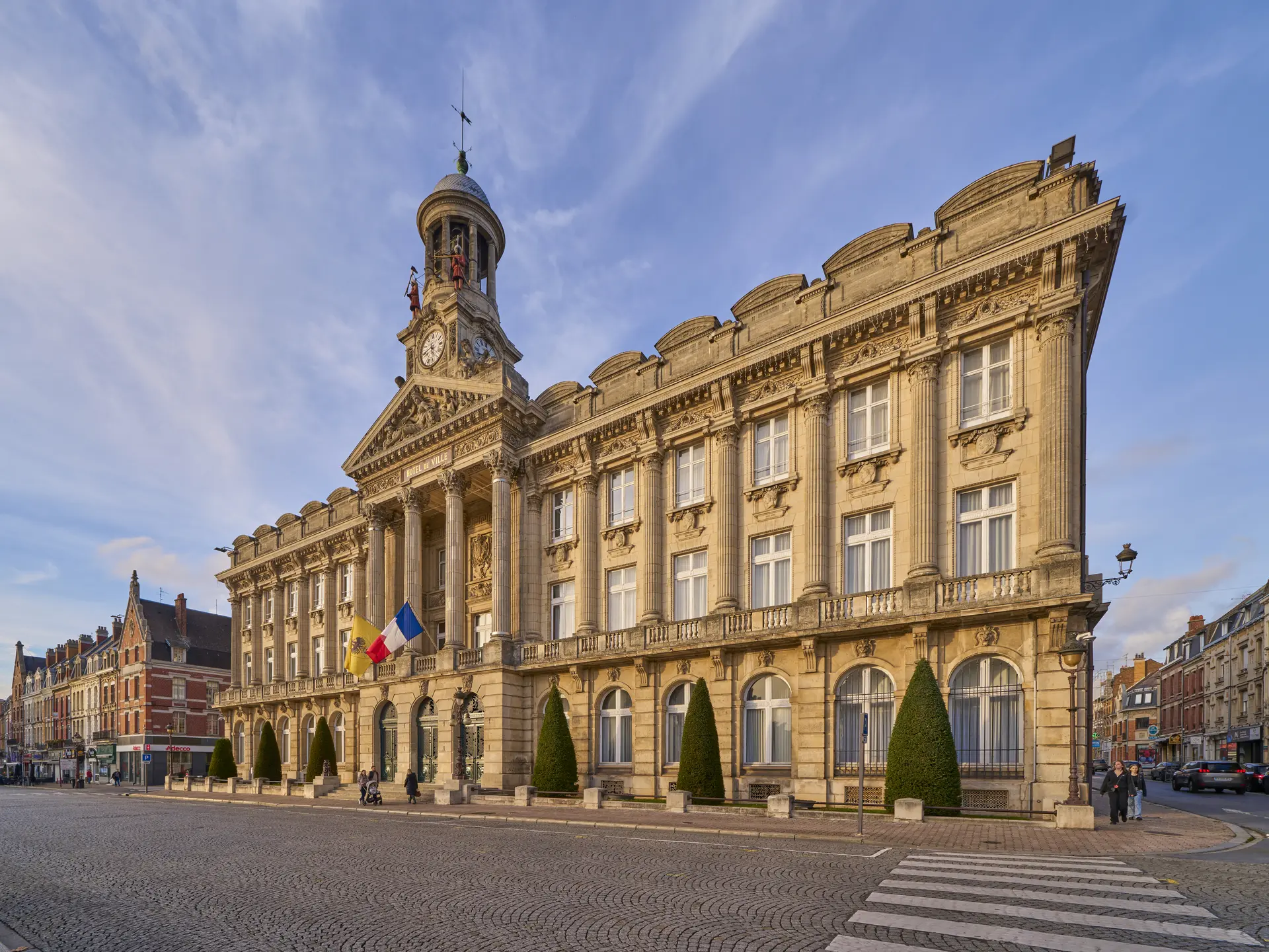 Cambrai _ l'hôtel de ville(1)