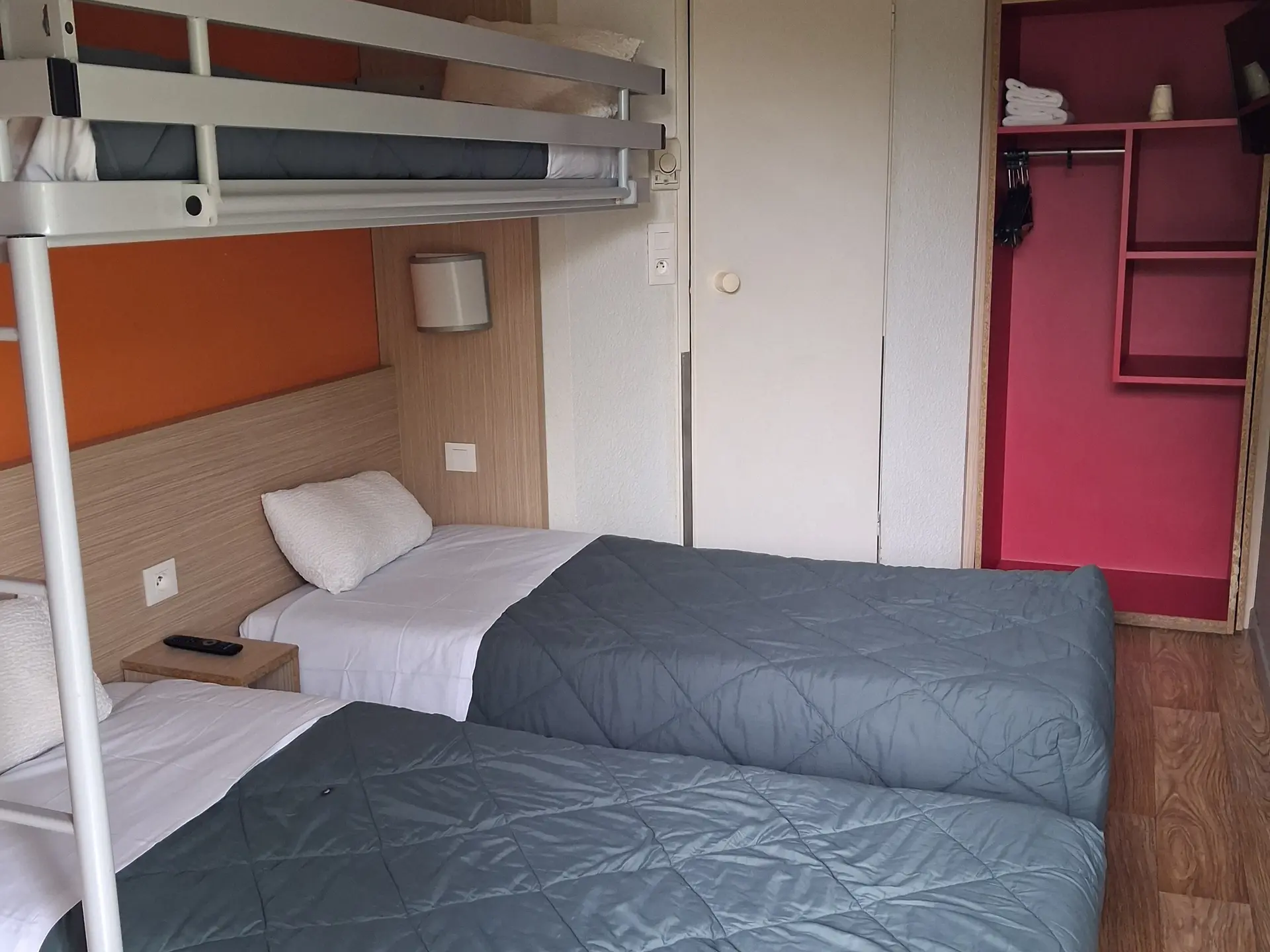 Chambre 3 lits simples