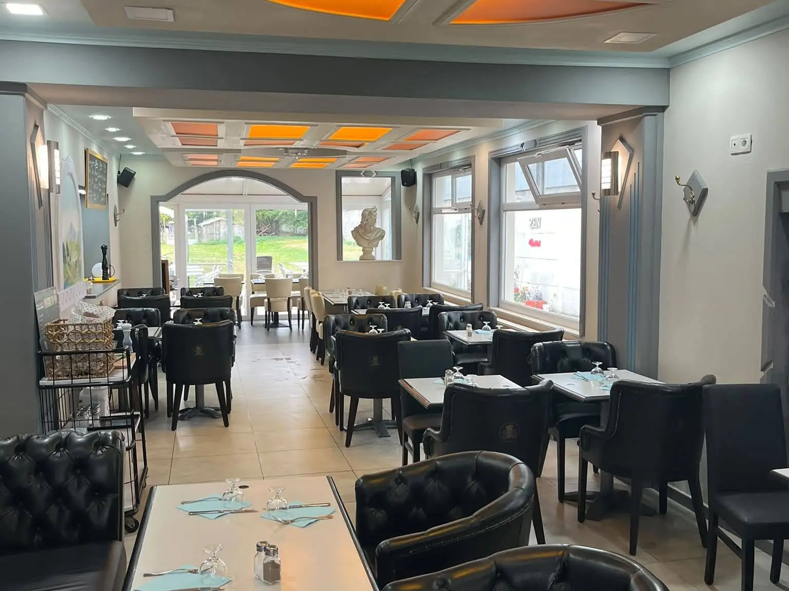 ELLAS-GREC-RESTAURANT-VALENCIENNES