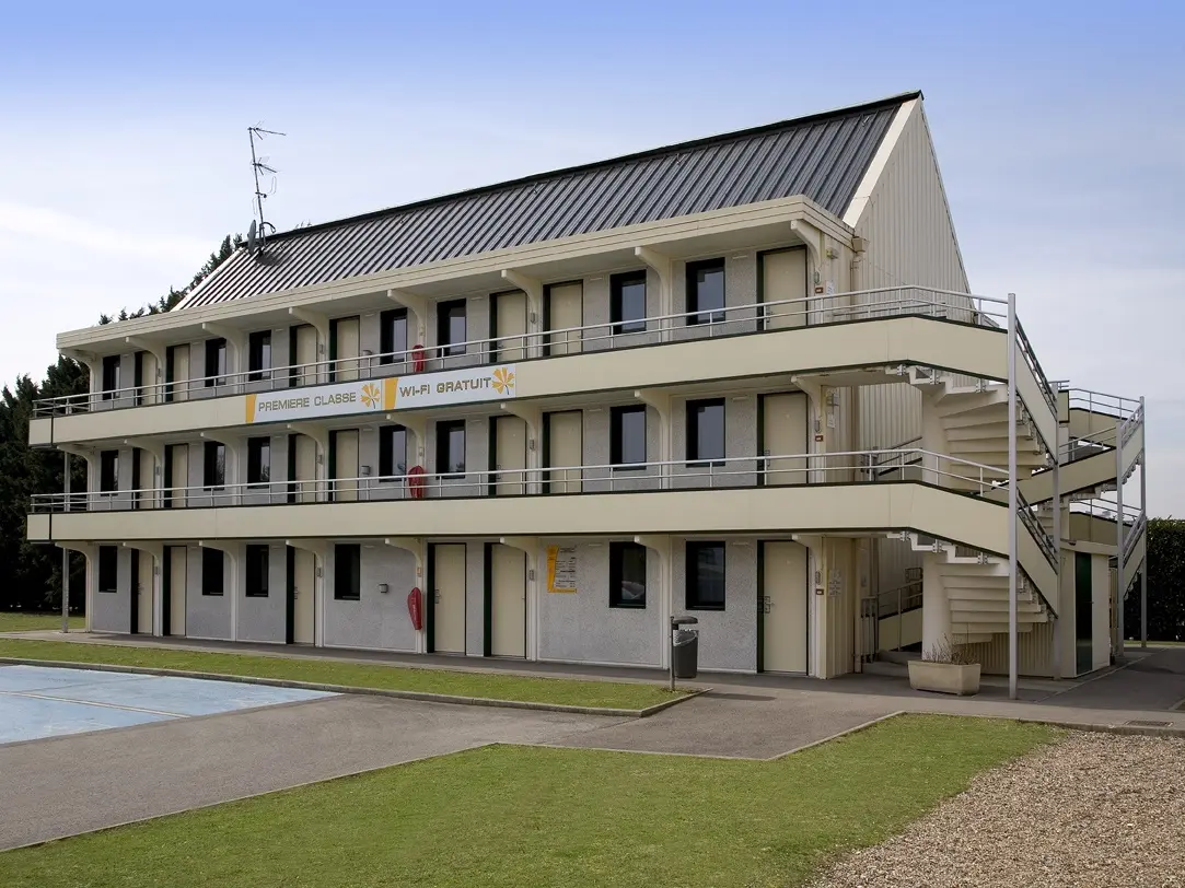 HOTPIC0800010070_Première classe_ext_Glisy_Somme_HautsdeFrance