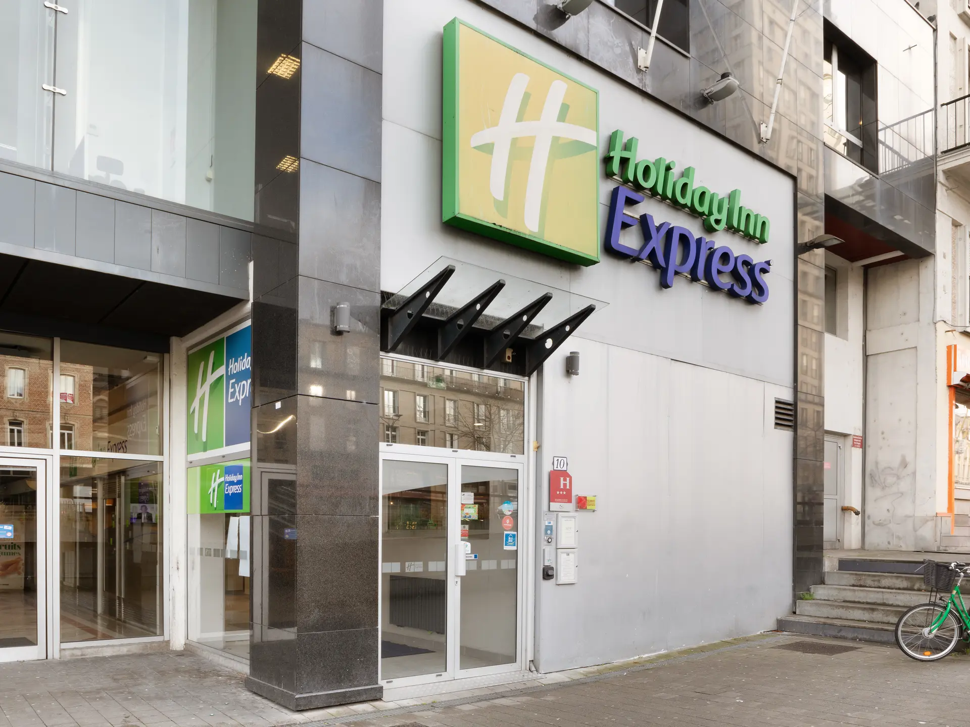 HOTPIC0800011071_HolidayInn_facade_Amiens_Somme_HautsdeFrance