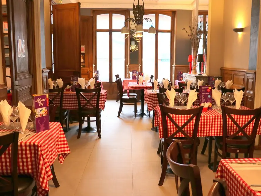 Restaurant Le Grand cerf < LA CAPELLE < Thiérache < Aisne < Hauts de France