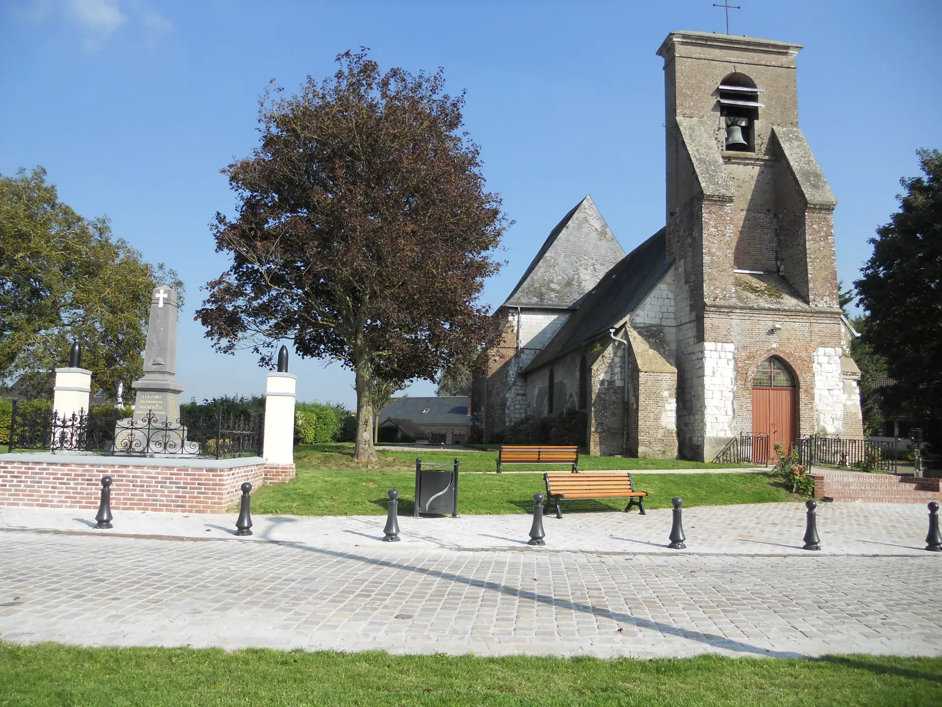 EGLISE SAINT-FUSCIEN 1