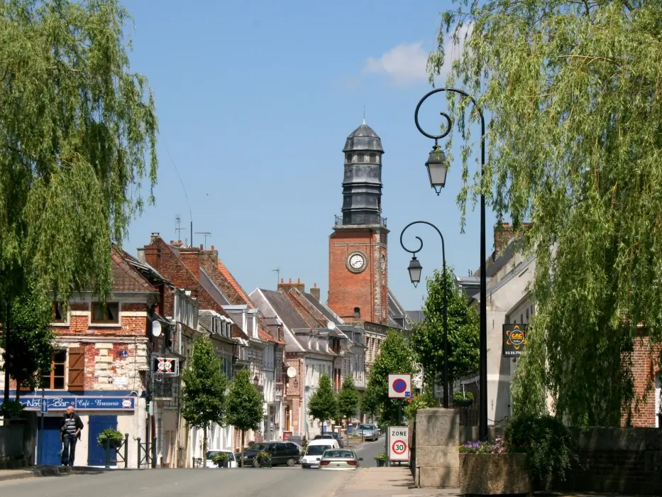 PCUPIC080FS0001O_beffroi_vue_doullens_somme_picardie © ADRT 80 J.Lelebvre