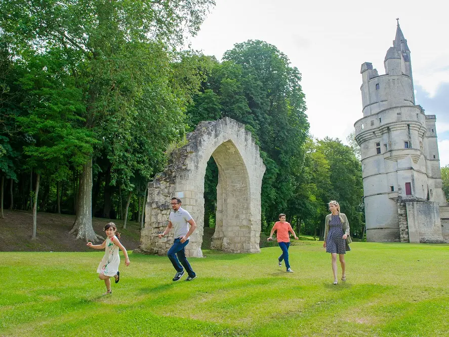 Le donjon de Septmonts < Septmonts < Aisne