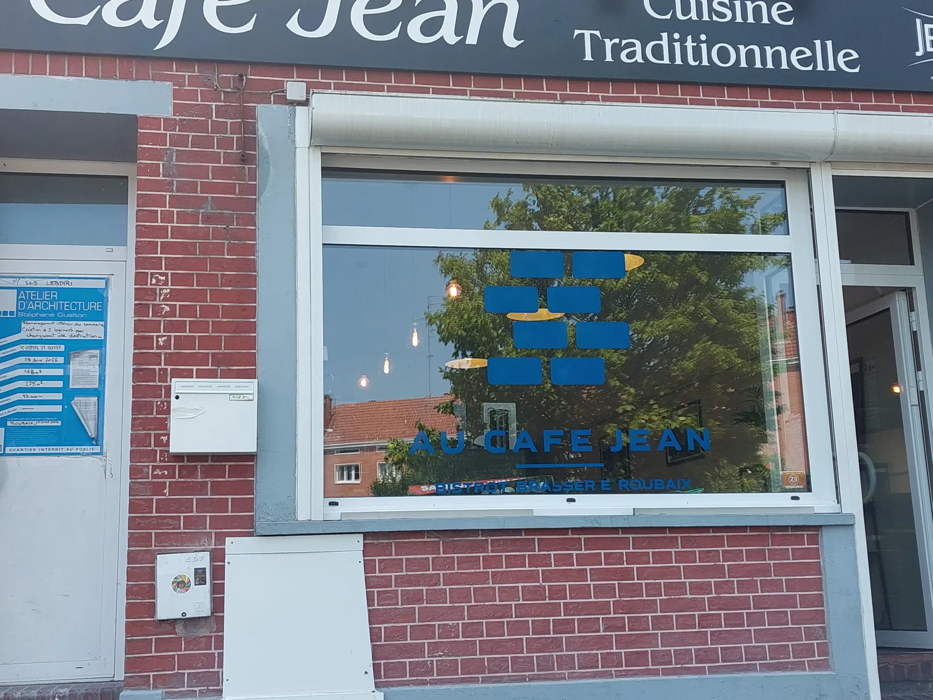 Au Café Jean