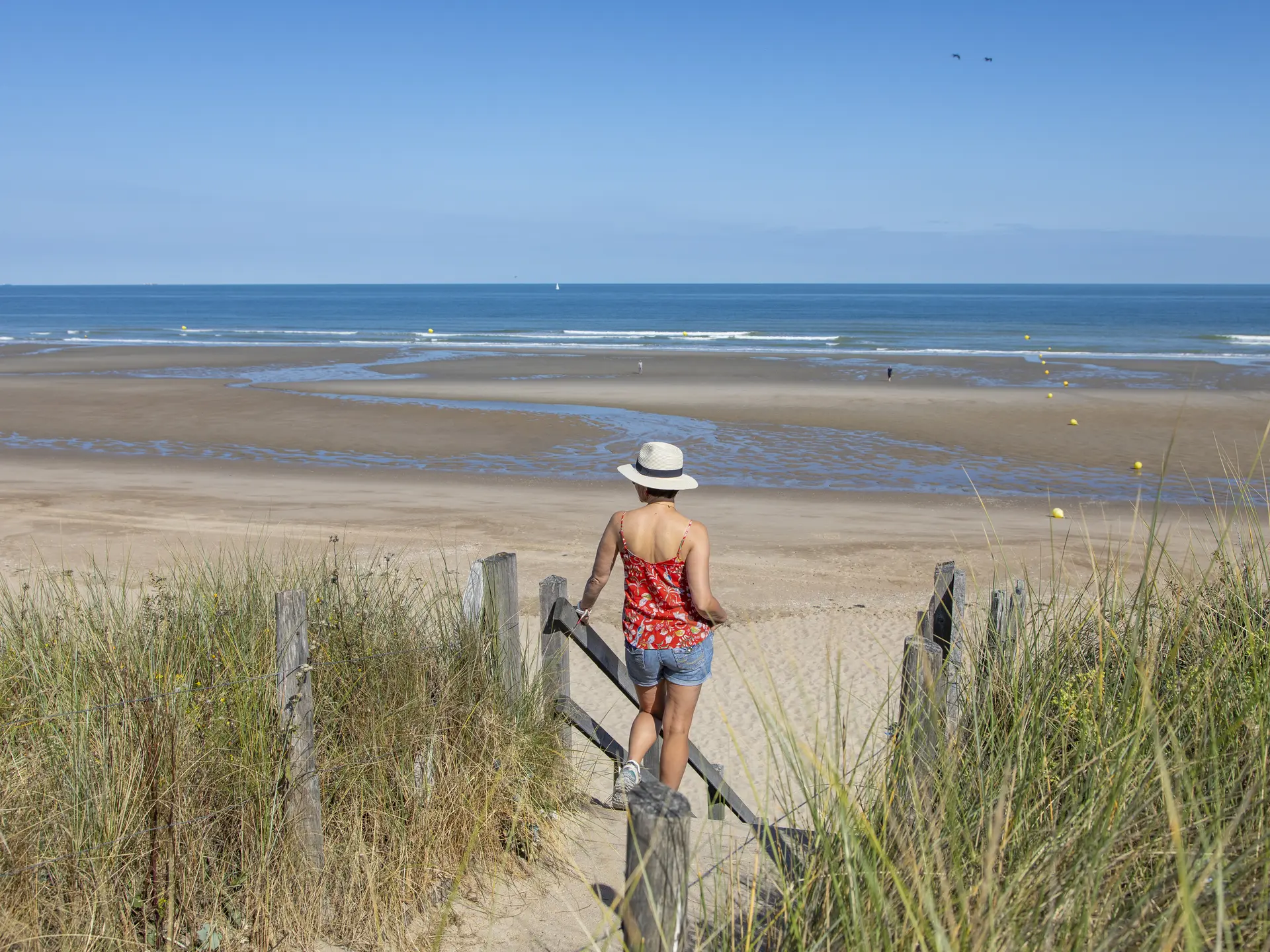 dame-devant-la-plage-des-escardines (1)_1