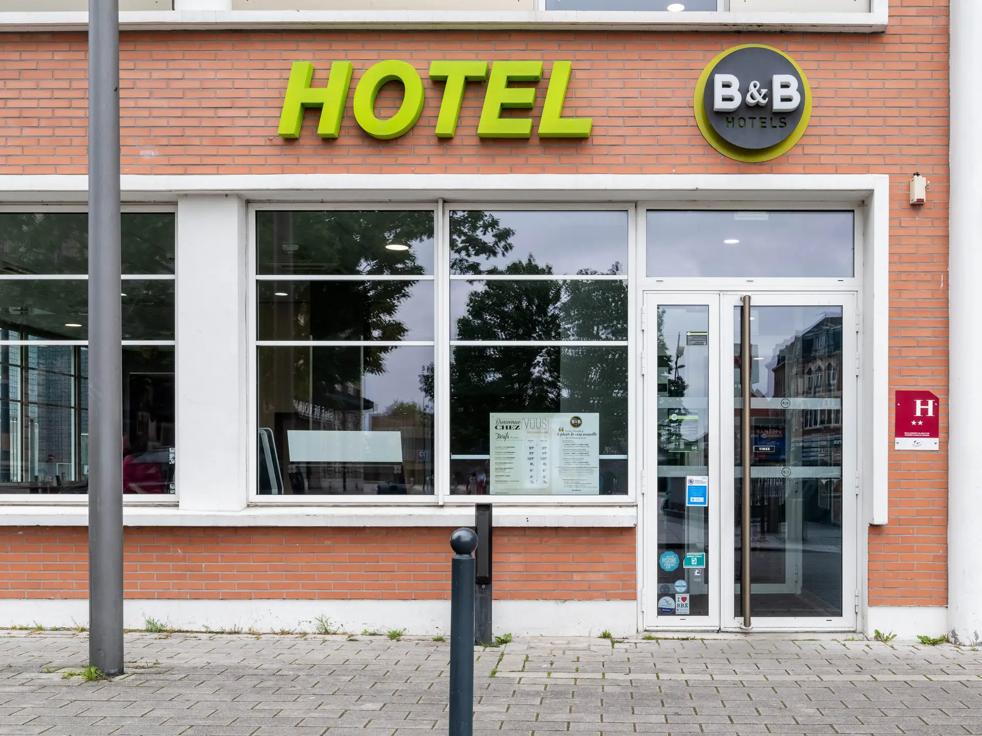 B&B HÔTEL LILLE ROUBAIX CAMPUS GARE - Façade