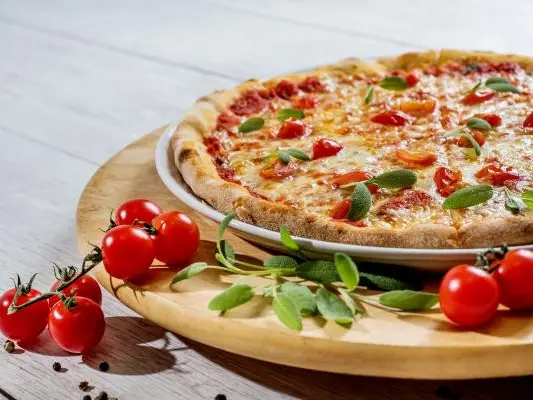 pizza-gd5842e6a1_1920 (1)