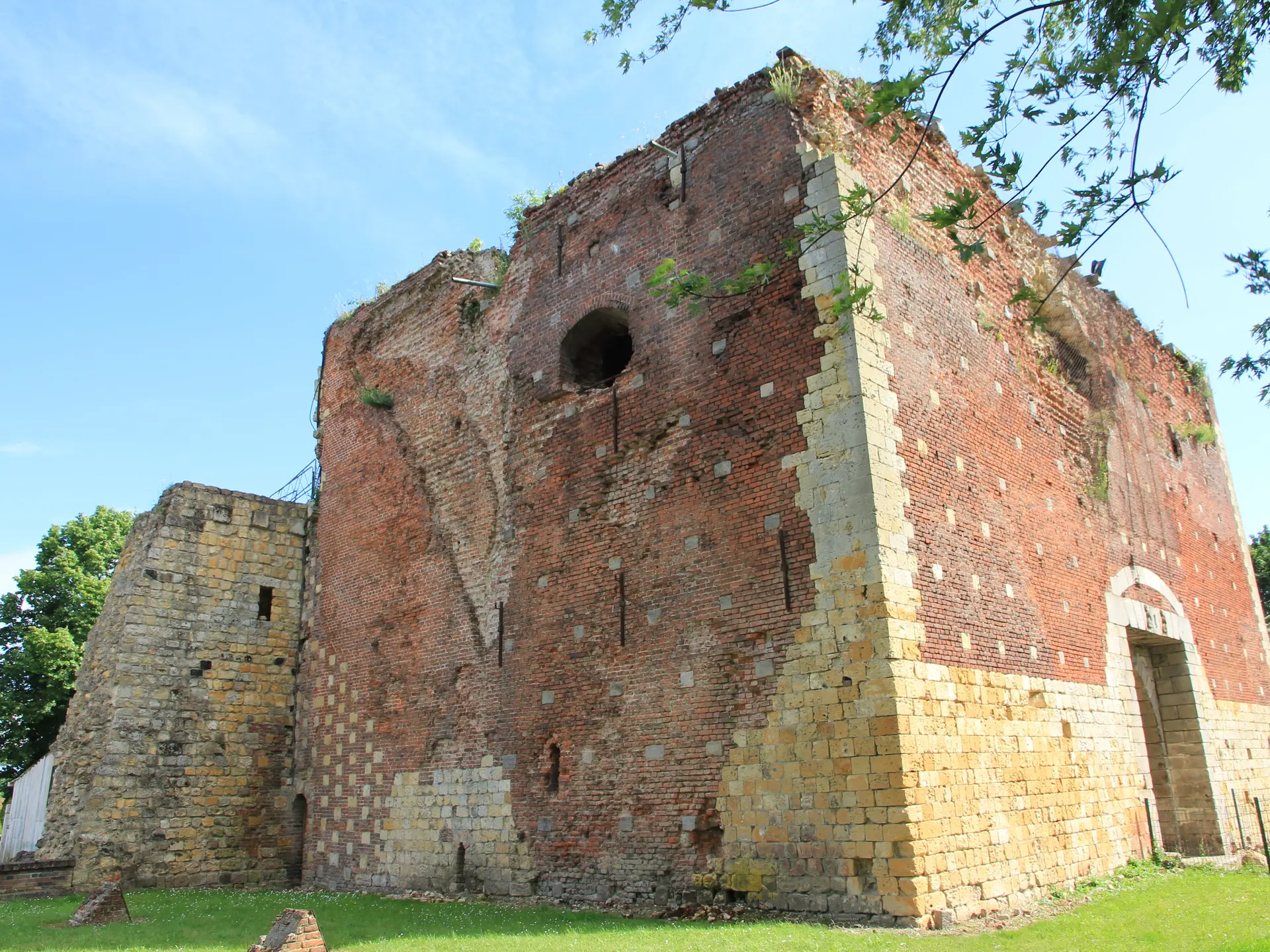 vestiges du château de Ham