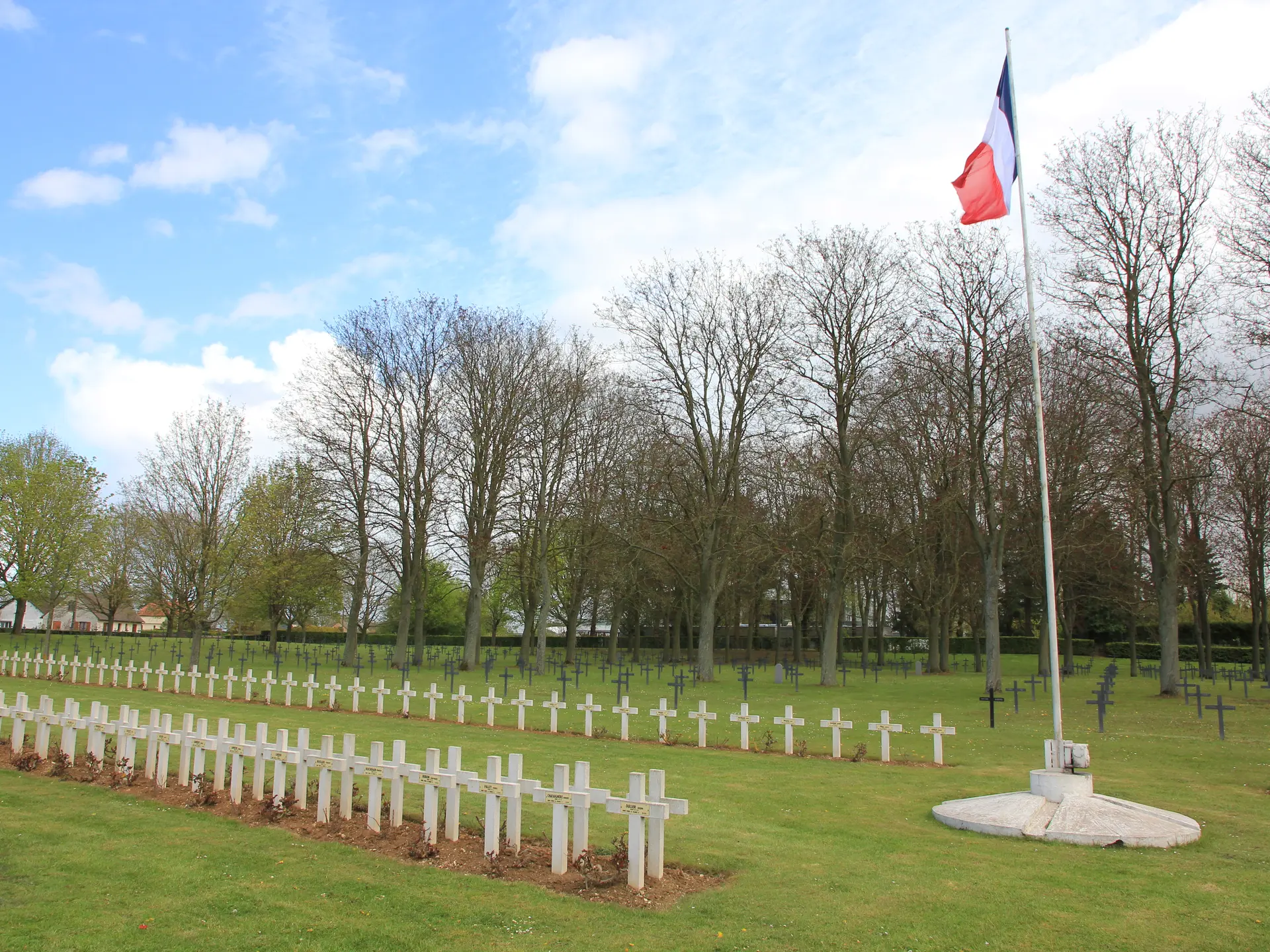 Montdidier, Nécropole française de l'Egalité