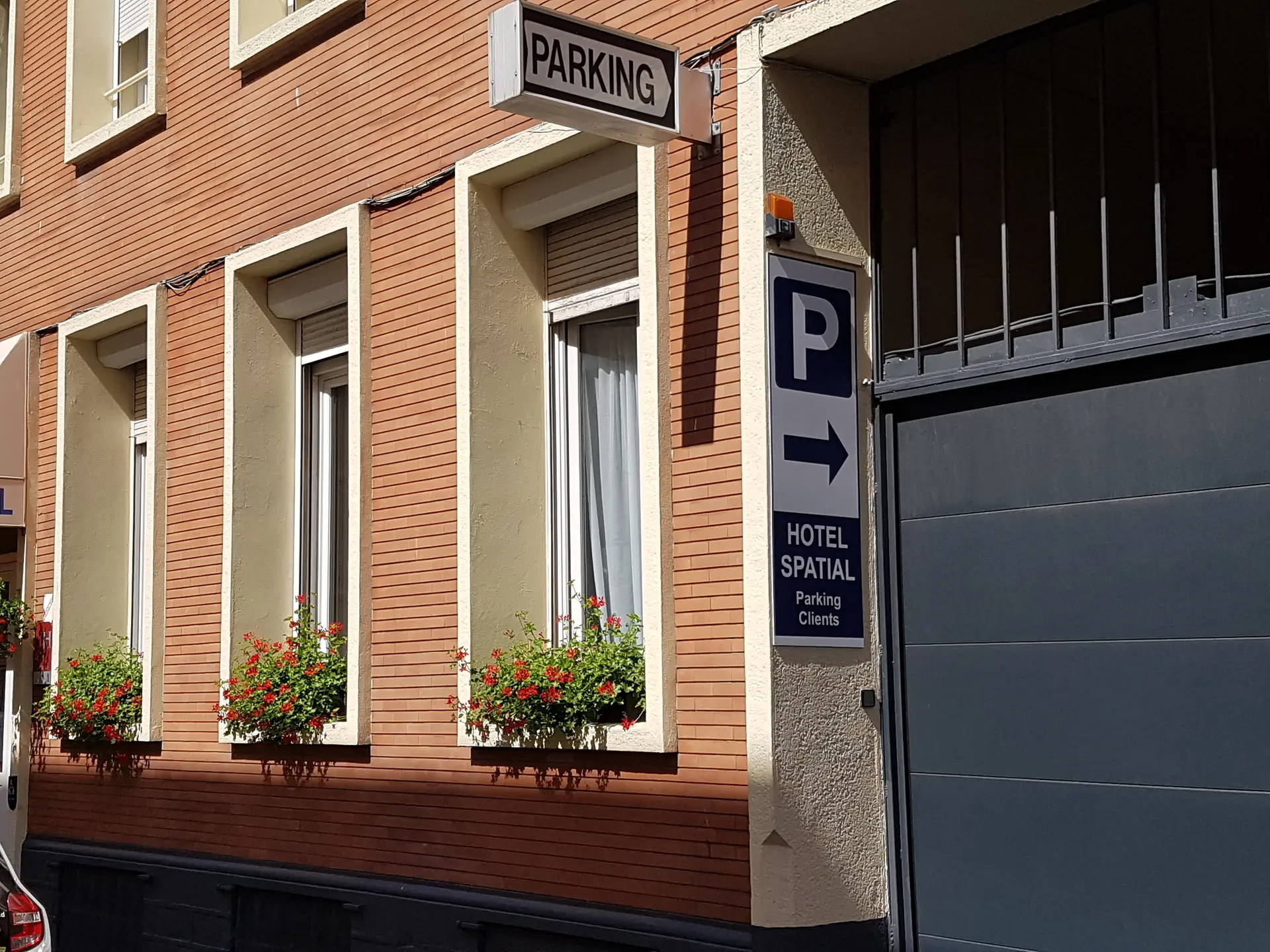 HOTPIC0800010073_Hôtel Spatial_facade_Amiens_Somme_HautsdeFrance