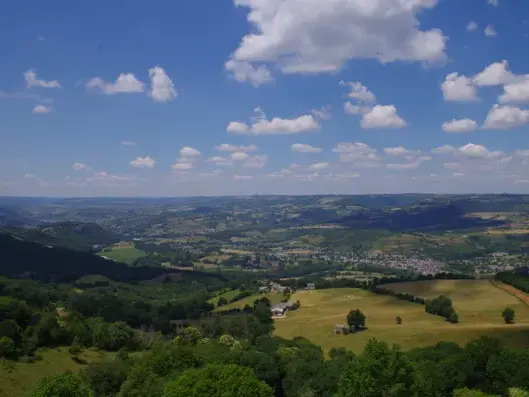 Panorama sur la vallée du Lot depuis le château de Roquelaure