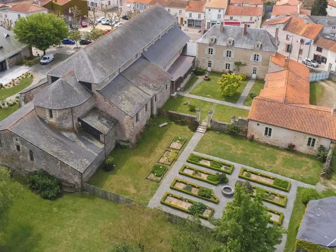 Abbatiale St Philbert de Grand Lieu