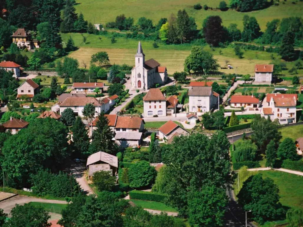 Village de Peyrieu