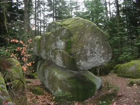 Blocs granitiques diu canton de Noirétable
