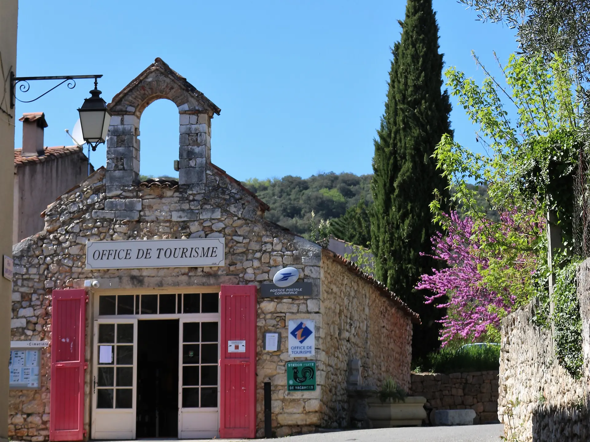 Bureau d'Information Touristique de Quinson, dans sa chapelle