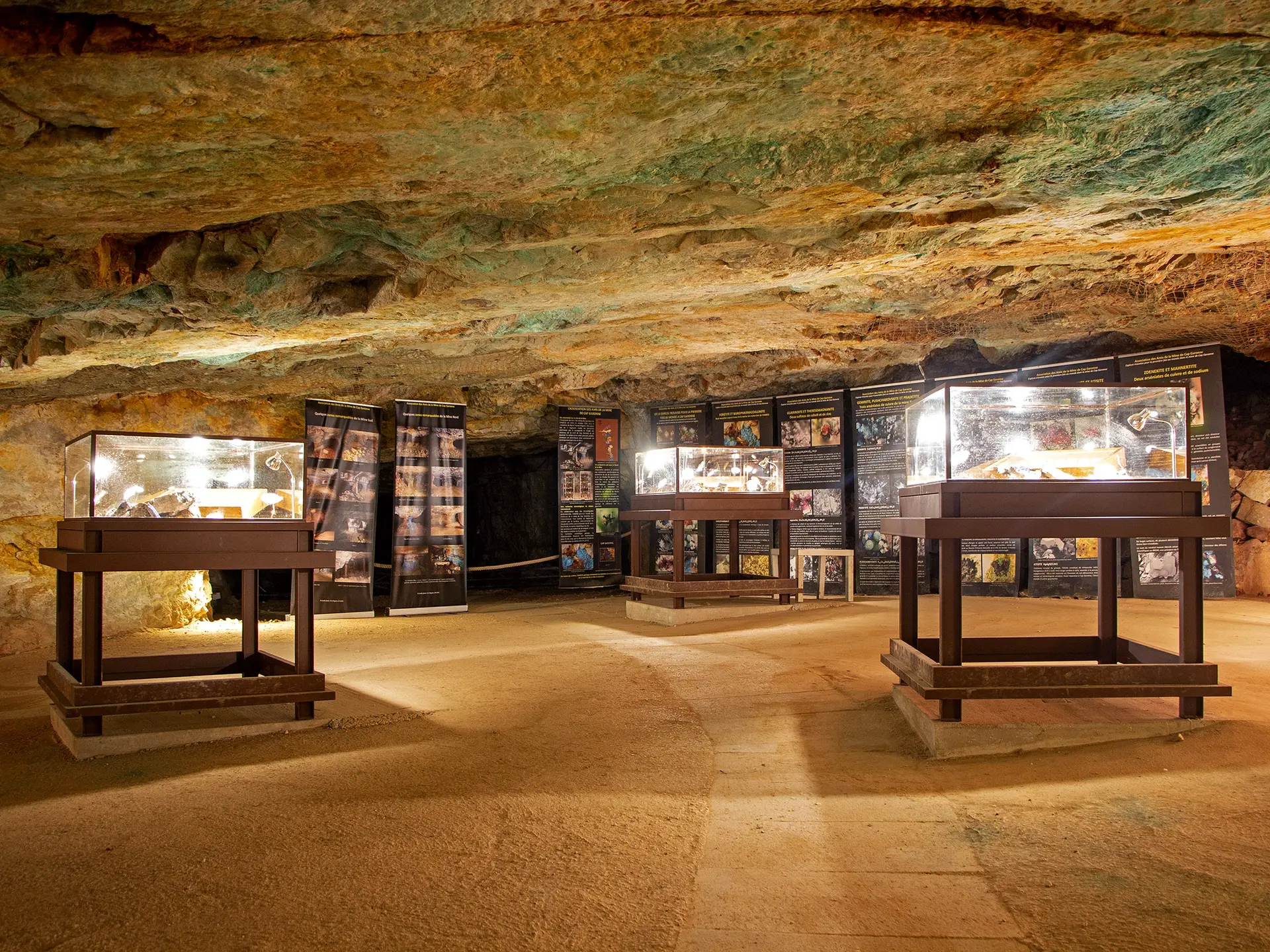 Visite du musée de la mine de Cap Garonne avec Amusez-vous en Méditerranée Porte des Maures