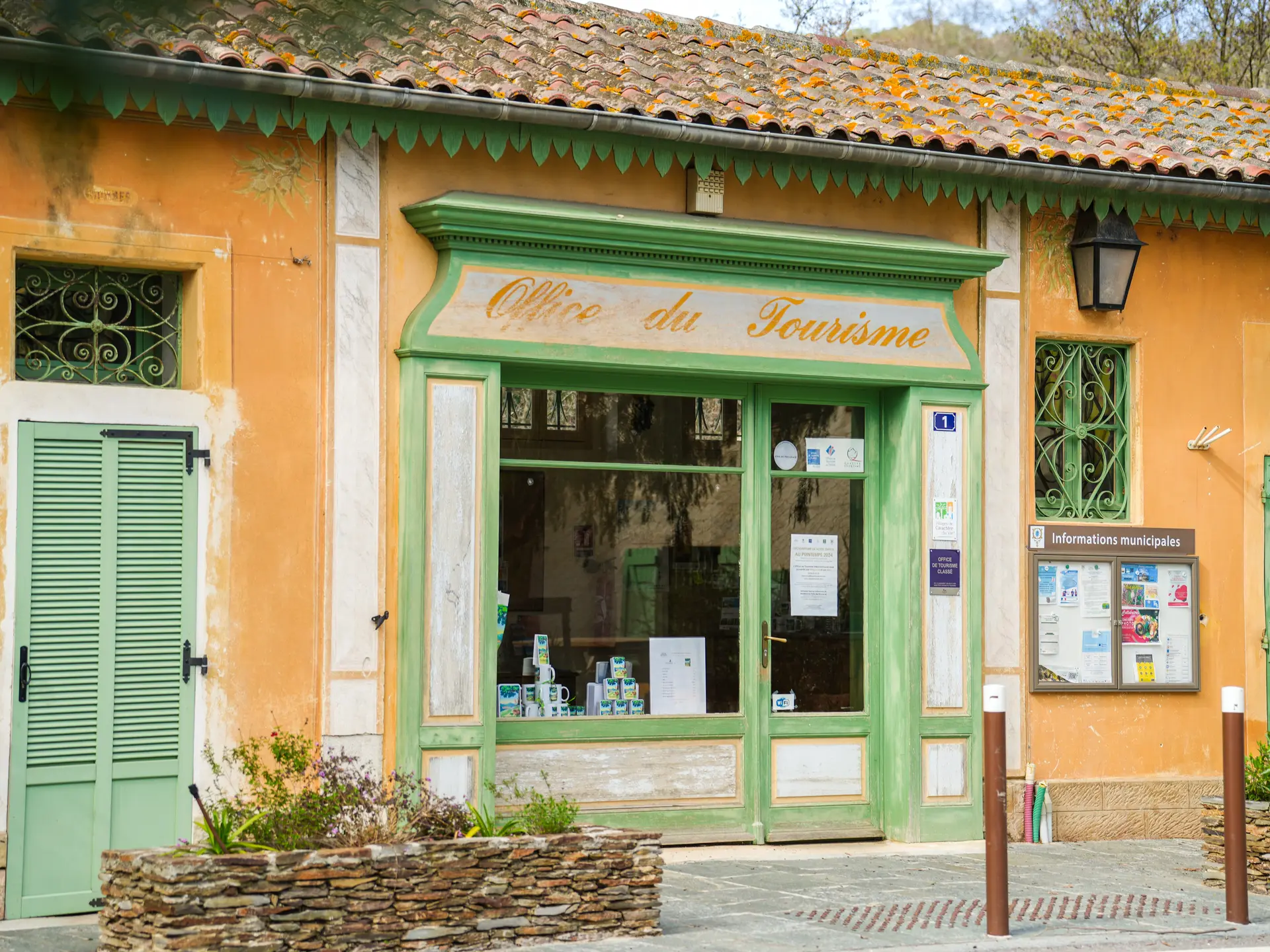 Devanture Office de tourisme de Collobrières