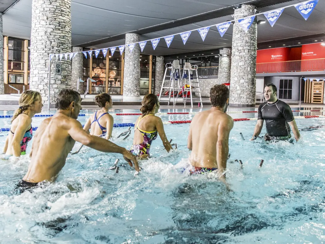 Cours d'aquatraining au Centre Aquasportif de Val d'Isère