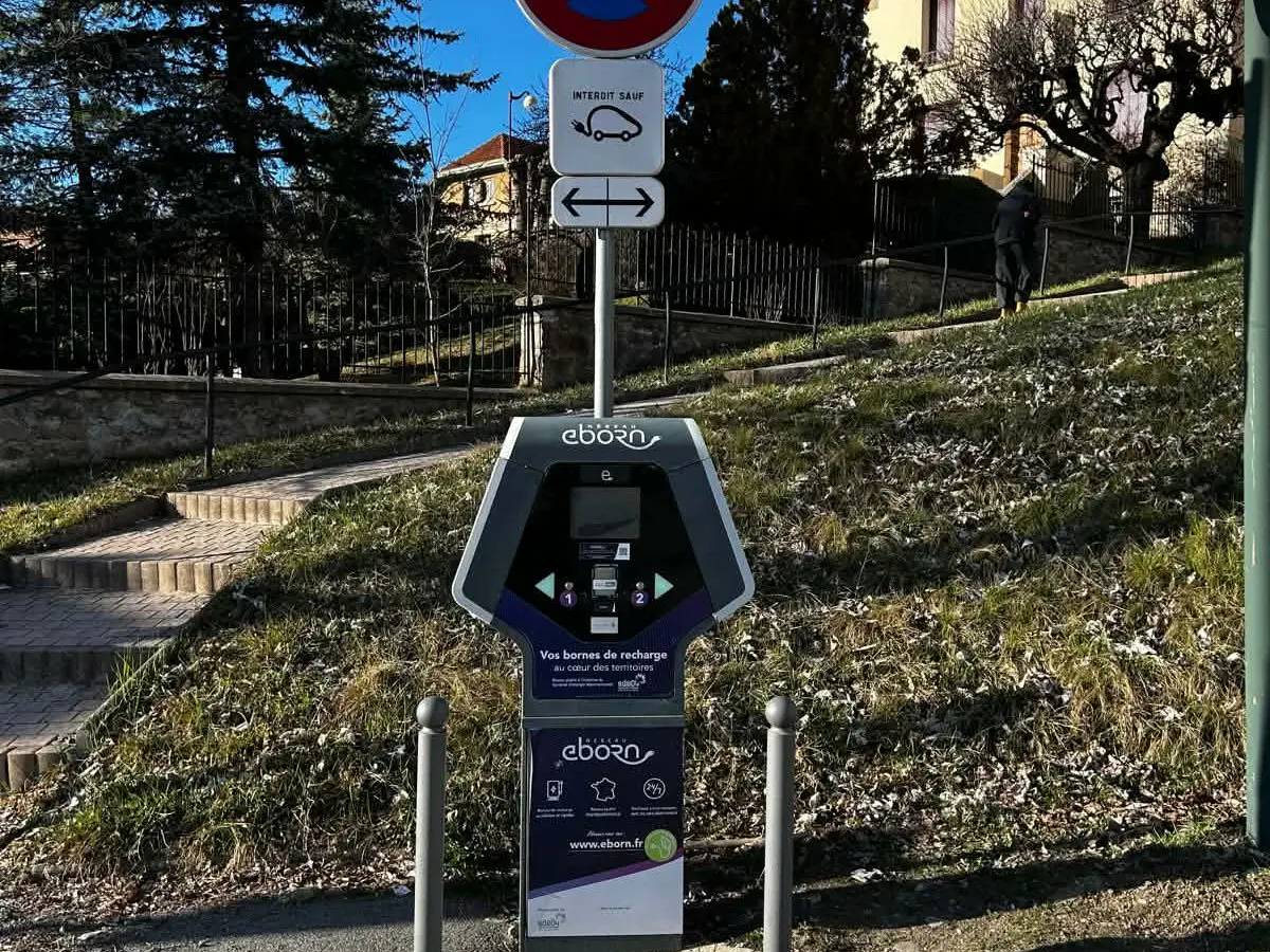 e-Borne recharge électrique Seyne Village_Seyne