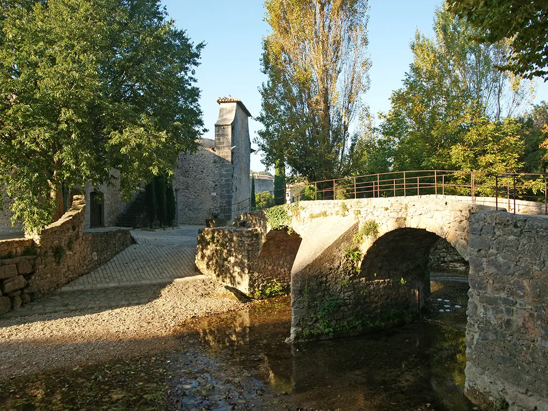 Pont à dos d'âne sur l'Issole - Flassans s/Issole