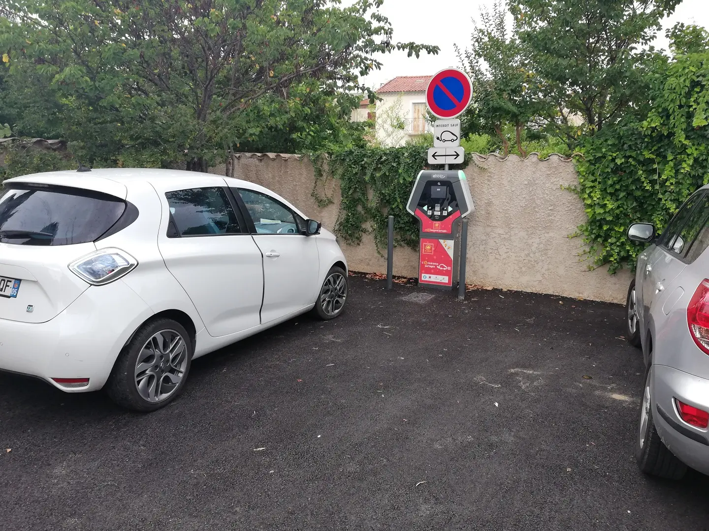 eborn borne de recharge électrique Ribiers