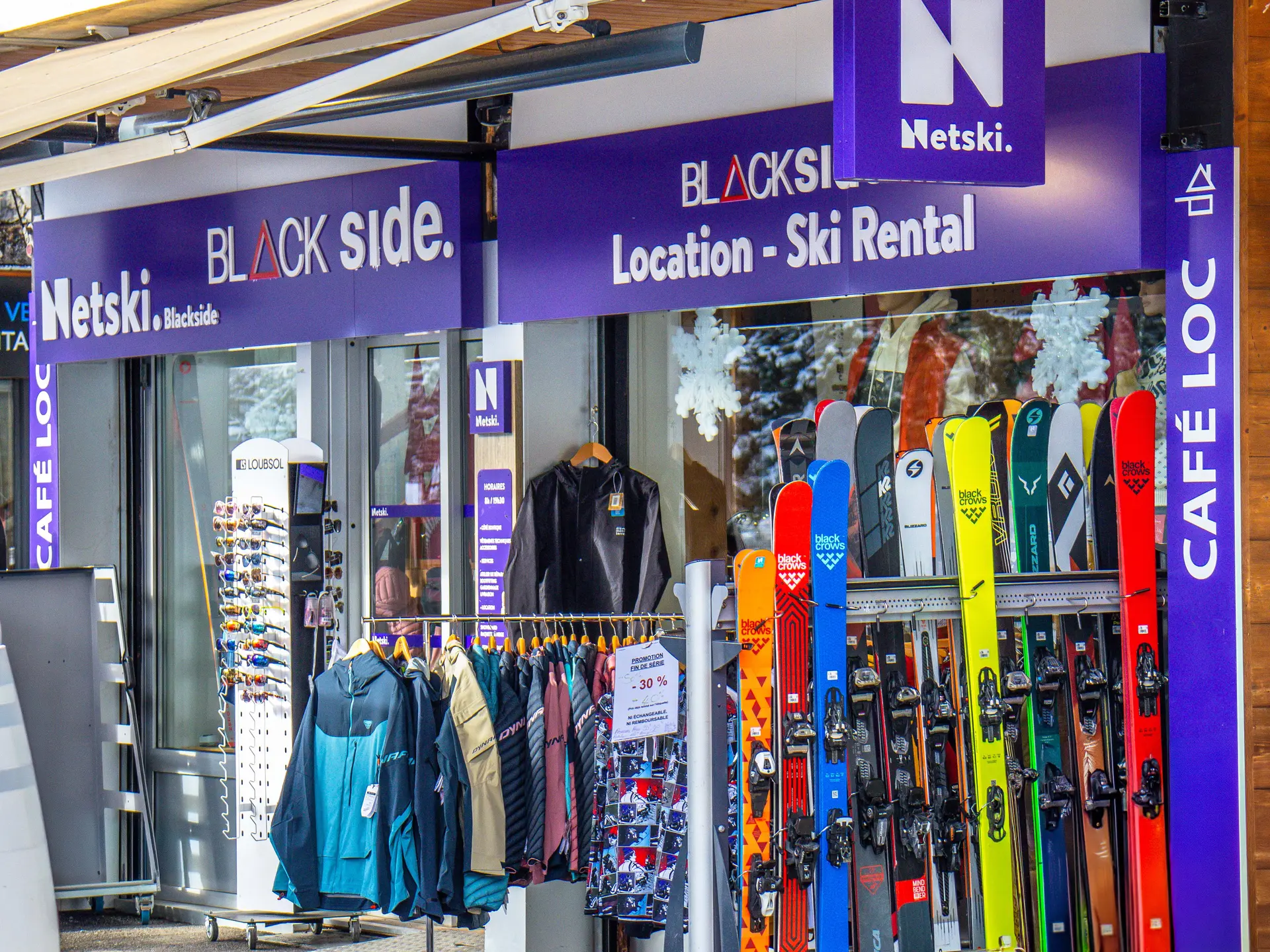 Devanture du magasin de sports Blackside