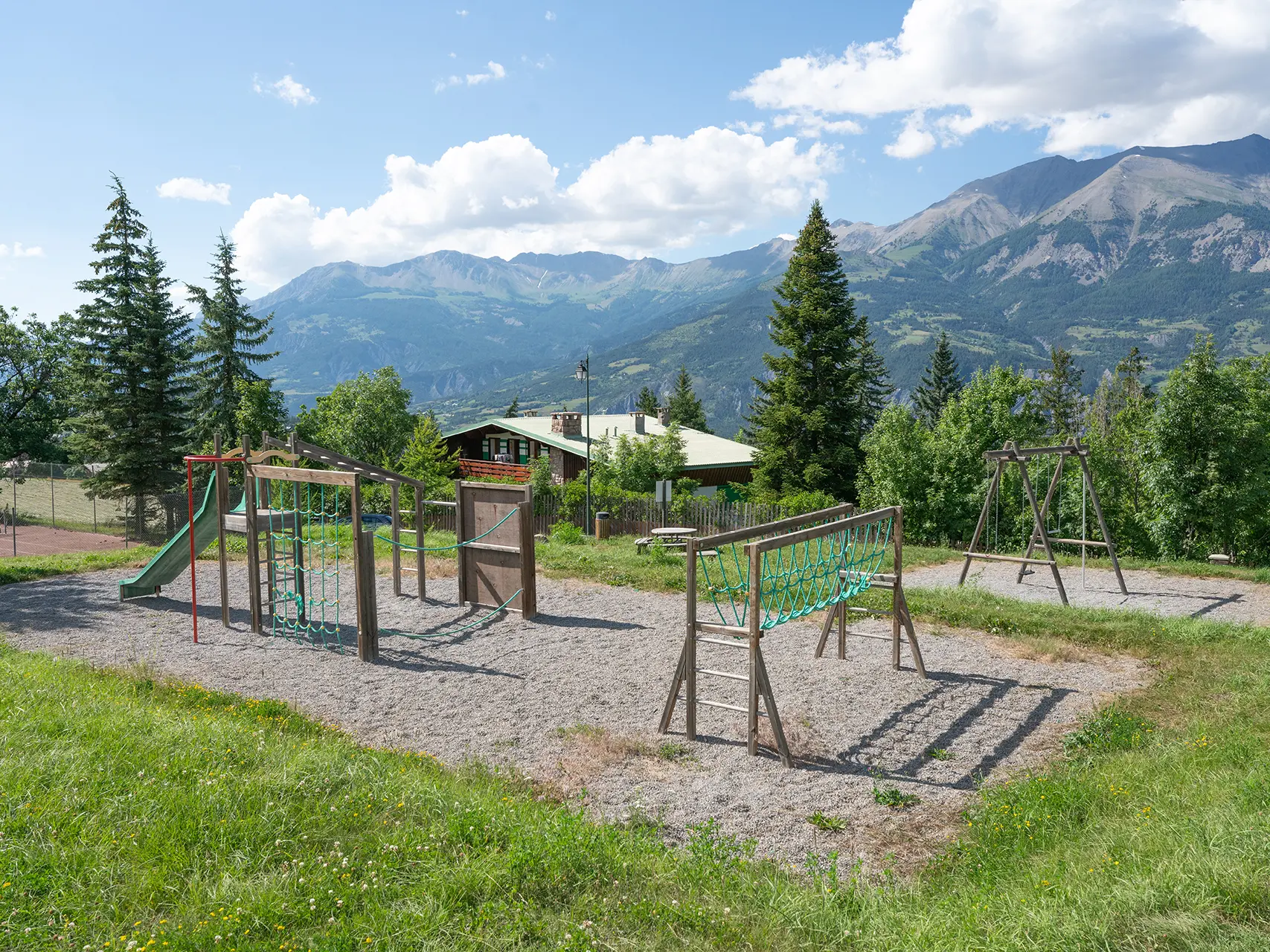 Aire de jeux du Sauze 1400