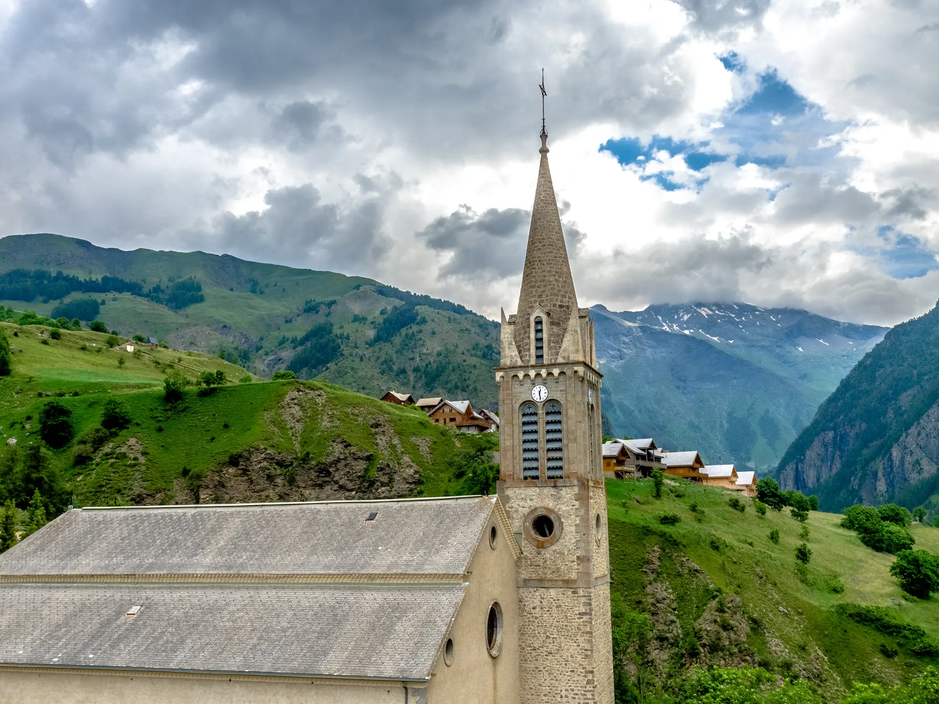 Eglise Saint-Laurent Orcières village