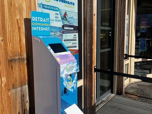 Borne de retrait Espace Ecrins