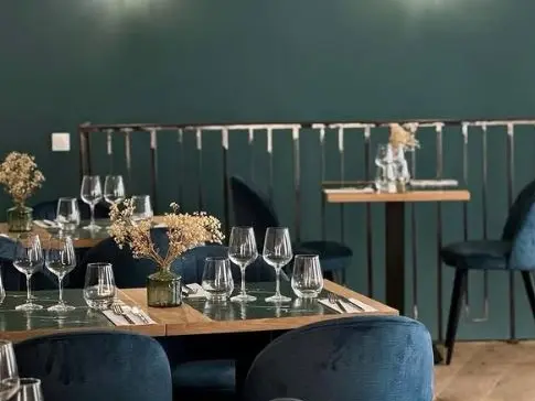 Salle intérieure de la Brasserie Le Rostand Marseille