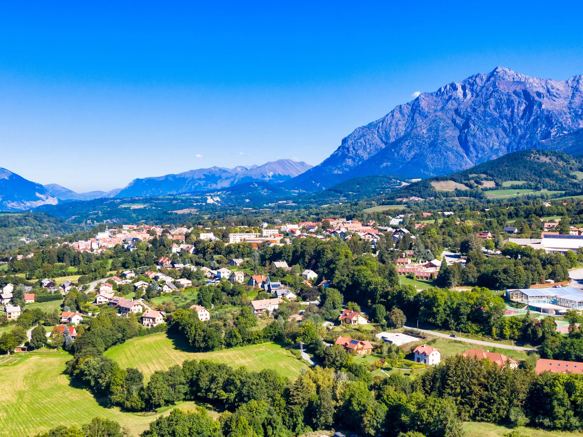 Vue aérienne Saint Bonnet en Champsaur