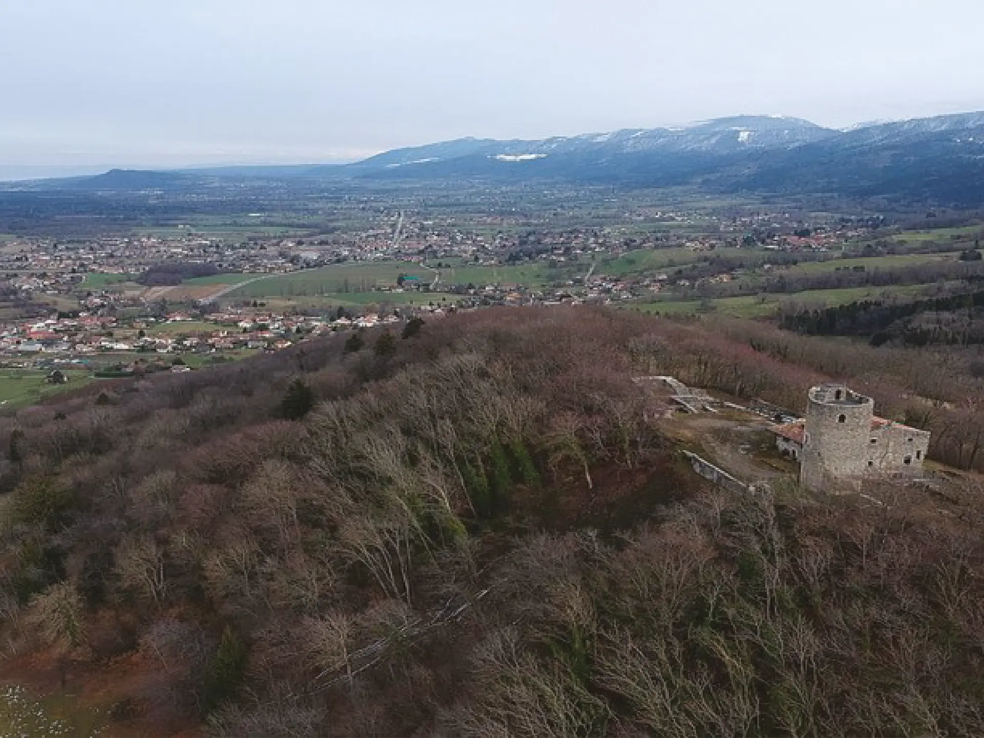 Vue aérienne de la Tour de Langin