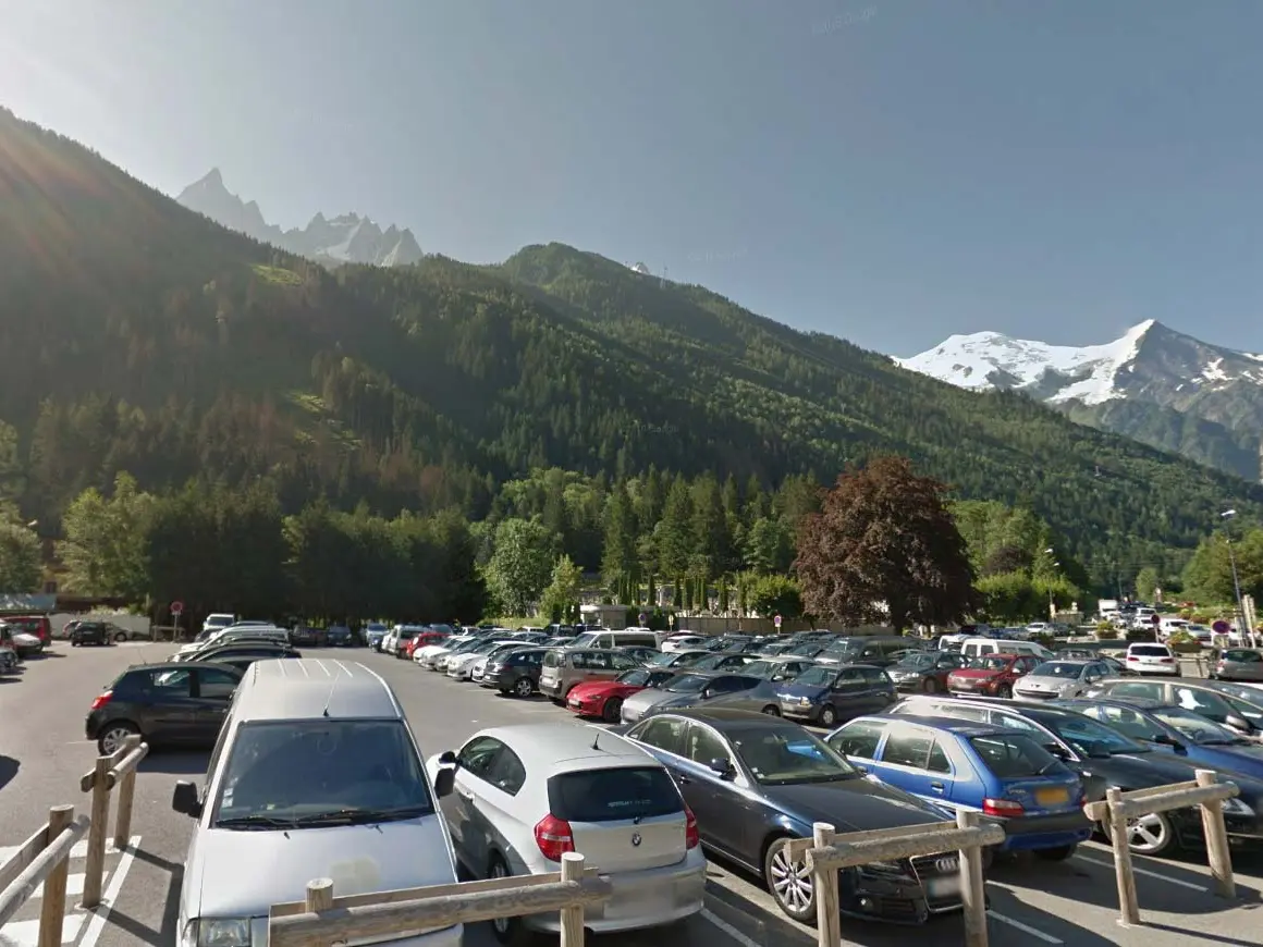 parking du biolay chamonix