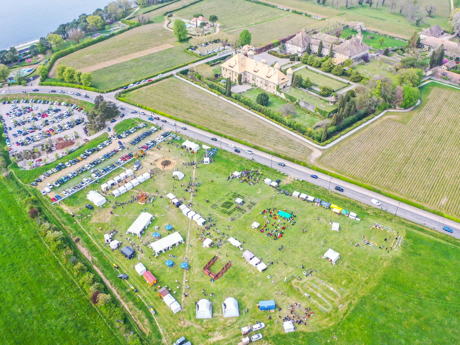 Une vue aérienne du champs